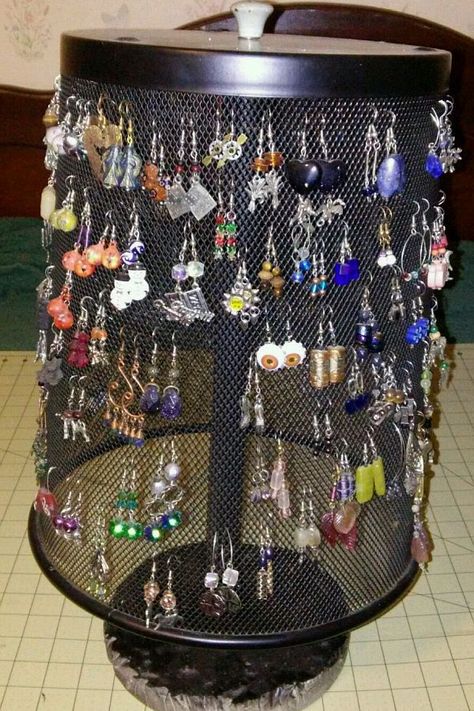 Making A Jewelry Organizer, Earring Display Storage, Stud Earrings Display Ideas, Diy Earring Holder For Studs And Dangles, Creative Jewelry Storage Easy Diy, Bracelet Organization Diy, Dangle Earring Holder, Diy Jewelry Holder For Craft Shows, Displays For Earrings