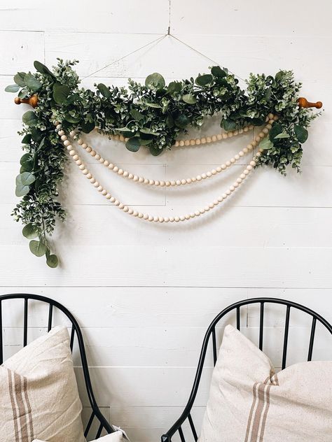 Diy Christmas Wall, Thrift Store Decor, Eucalyptus Garland, Farmhouse Holiday, Boho Christmas, Floral Garland, Easy Christmas Diy, Christmas Wall Decor, Eucalyptus Leaves