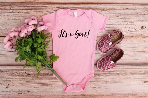 30 Creative Gender-Reveal Ideas That You'll Want to Consider ASAP Baby Gender Announcements, Creative Gender Reveals, Gender Reveal Announcement, Pregnancy Gender, Gender Reveal Photos, Baby Boy Announcement, Unborn Baby, Foto Baby