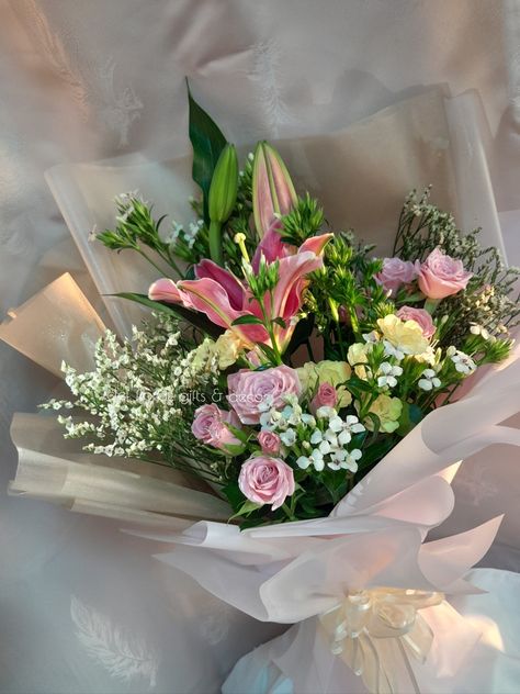 White Stargazer Lily Bouquet, Pink Stargazer Lily Bouquet, Pink And White Lily Bouquet, Lilly Flowers Bouquet, Pink Lily Arrangement, Pink Roses And Lilies Bouquet, Stargazer Bouquet Flower Arrangements, Tulips And Lillies, Stargazer Lily Flower Arrangements