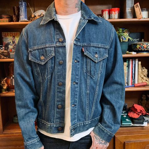 Levi Jean Jacket, Trucker Jacket Men, Levis Jean Jacket, Levis Outfit, Jaket Jeans, Levis Jacket, Blue Jean Jacket, Levis Denim, Denim Jean Jacket