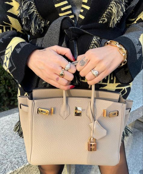 Beige Birkin Bag, Hermes 25 Birkin, Hermes Birkin 25 Outfit, Birkin 25 Outfit, Birkin Bag Outfit, Hermes Bag Outfit, Birkin Bag 25, Kelly Hermes, Hermes Kelly 25