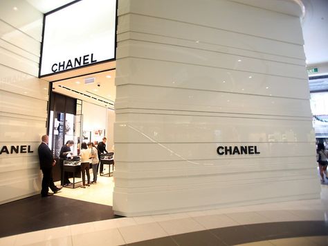 Chanel Flagship Store, QueensPlaza, Brisbane, Australia - Peter Marino Architect Latin Fashion, Pacific Place, Hong Kong Travel, Number 7, Flagship Store, Brisbane, Saks Fifth, Saks Fifth Avenue, Fashion News