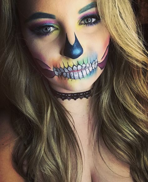 Colorful rainbow skull Halloween makeup Rainbow Skeleton Makeup For Kids, Schminke Halloween, Roller Derby Makeup, Colorful Skull Makeup, Rainbow Skeleton Makeup, Derby Makeup, Skeleton Face Makeup, Rainbow Skeleton, Rainbow Skull Makeup