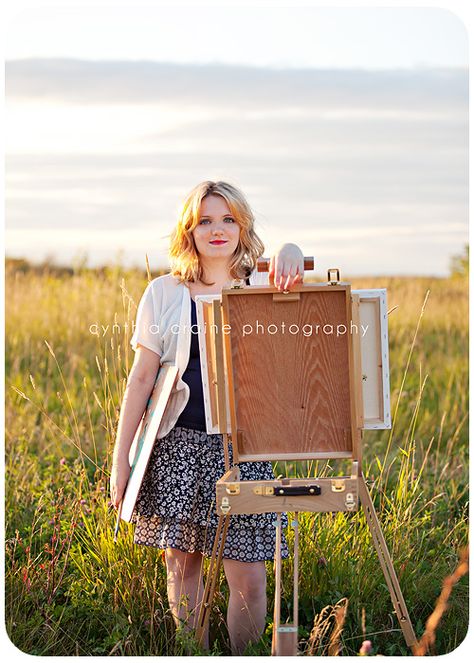 English Journal, Art Pictures Ideas, Artist Photoshoot, Pretty Little Fawn, Grad Picture Ideas, Painter Photography, Senior Year Pictures, Dragonfly Photography, Cv Inspiration