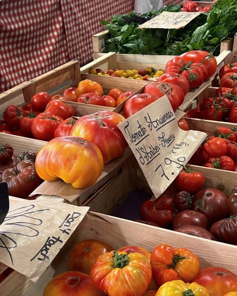 French farmers markets >> French Farmers Market Aesthetic, Fall Farmers Market Aesthetic, 2024 Aspirations, Vintage Farmers Market, Fall Farmers Market, French Markets, Farmers Market Aesthetic, La Farmers Market, Food Collage