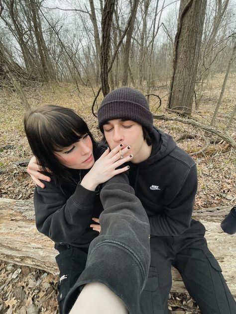 #stoner #couple #boyfriend #aesthetic #outdoor Alt Boyfriend Aesthetic, Alt Gf And Nerd Bf, Alt Couple Goals, Teenage Dirtbag Couple, Ldr Pictures Couple, Loser Boyfriend Aesthetic, Dark Boyfriend Aesthetic, Punk Couple Aesthetic, Gentle Boyfriend