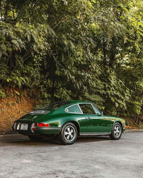 Vintage Green Porsche, Irish Green Porsche, Old Green Porsche, Guesthouse Branding, British Racing Green Porsche, Racing Green Porsche, Porsche Green, Porche Vintage, Irish Goodbye