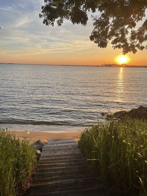 Chesapeake Bay Maryland, Lake Beach Aesthetic, Chesapeake Bay Aesthetic, Beachy Backgrounds, Brindleton Bay, Color Out Of Space, Chesapeake Bay Bridge, Chesapeake Beach, Chesapeake Shores