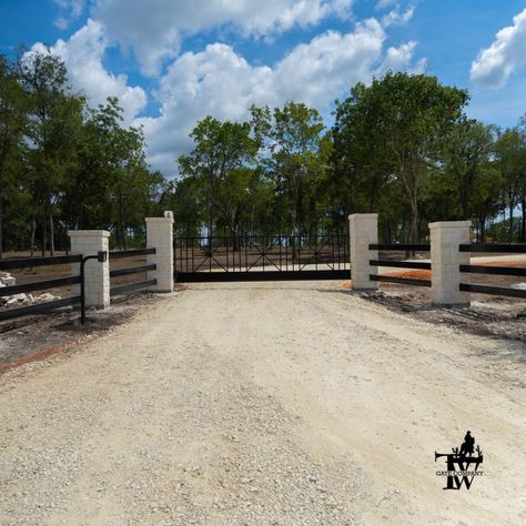 Entry Gates Driveway Stone Columns, Black Fence Driveway Entrance, Wooden Driveway Entrance, Modern Farmhouse Driveway Entrance, Driveway Gate Brick Columns, Entry Fence And Gate, Brick Gate Entrance Driveway, Rock Gate Entrance, Stone Columns Driveway