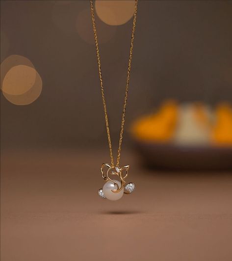 Golden Pendent Design, Simple Dollar Chain Gold Indian, Small Pearl Chains Indian Gold, Mangalsutra Pendent Designs Gold, Latest Gold Pendent Designs, Pendent Set Gold, Pendent Design, Pretty Gold Necklaces, Ganesh Pendant