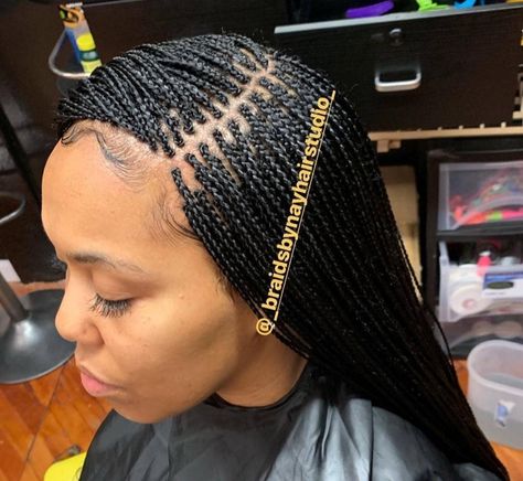 Small Single Twist Braids, Small Twist Braids Hairstyles Senegalese, Micro Box Braids Short, Long Micro Braids For Black Women, Micro Box Braids Long, Small Single Braids, Small Traditional Box Braids, Style Micro Braids, Braided Mohawk Black Hair