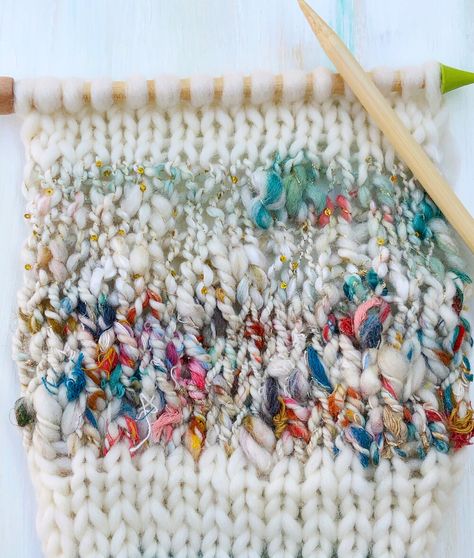 Handspun Yarn Projects, Yarn Art Projects, Art Yarn Spinning, Art Yarn Weaving, Yarn Ideas, Art Yarn Handspun, Spinning Wool, Spin Art, Yarn Inspiration