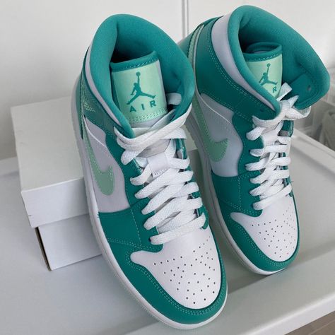 Nike Air Jordan Teal High Top Sneaker. Brand New W/Box Never Worn. Sz 6.5 Cool Air Jordans, Shoes For Women Dunks, Orange Shoes Women, Dream Shoe Collection, Popular Nike Shoes Women, Womens Jordans Sneakers, Colorful Jordans, Preppy Nike Shoes