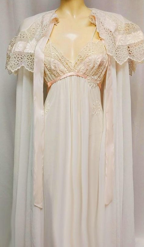 EYE FUL BY RUTH FLAUM BRIDAL TROUSSEAU EMBROIDERED EYELET & APPLIQUES SHAWL COLLAR PEIGNOIR & NIGHTGOWN SET 1950 Nightgown, Vintage Nightgown Aesthetic, Babydoll Nightgown Vintage, Vintage Glamour Aesthetic, Nightgown Aesthetic, Vintage Peignoir, Bridal Trousseau, Nightgown Vintage, Nightgown Set