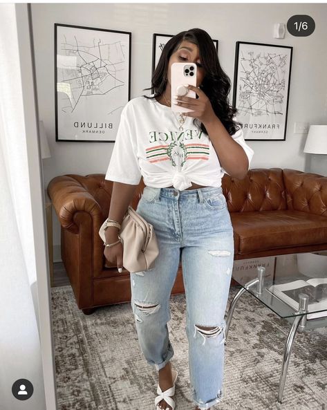 Mom Jeans T Shirt Outfit, Black Mom Outfits Summer, Fashion For Moms In Their 30s, Mom Jeans And T Shirt Outfit, Mom Everyday Outfits, Cute Mom Outfits Summer, Everyday Outfits For Moms, Spring Midsize Outfits, Mid Size Spring Outfits