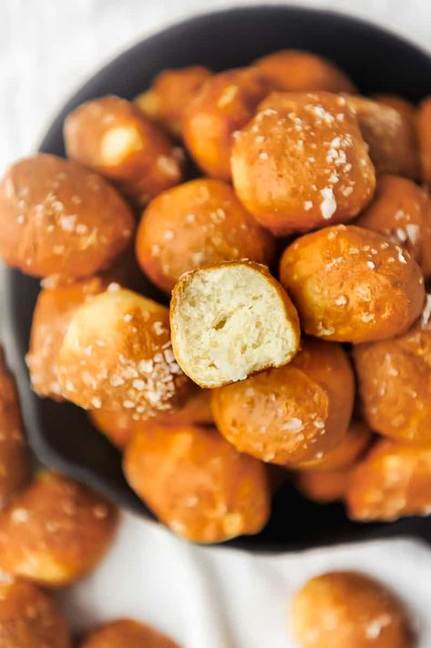 Pretzel Air Fryer Recipe, Frozen Pretzel Bites In Air Fryer, Pretzel Bites Air Fryer, Air Fryer Soft Pretzel Bites, Auntie Annie’s Pretzel Bites, Air Fryer Pan, Frozen Pretzels, Butter Pretzels, Pretzel Bites Recipes