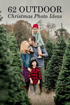 To help you plan this year's masterpiece holiday card, we've collected 62 inspirational images of outdoor photo poses, backdrops and props for magnificent Christmas card photos. Outdoor Christmas Photos, Christmas Tree Farm Photo Shoot, Tree Farm Photo Shoot, Christmas Tree Farm Photos, Christmas Photo Ideas, Winter Family Photos, Christmas Card Pictures, Xmas Photos, Family Christmas Pictures