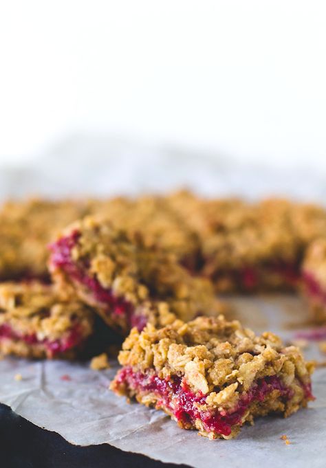 Raspberry Rhubarb Crumble Bars {naturally gluten-free, vegan} Rhubarb Crumble Bars, Gluten Free Crumble, Rhubarb Bars, Oat Crumble Topping, Oatmeal Squares, Cranberry Oatmeal, Raspberry Rhubarb, Raspberry Bars, Rhubarb Crumble