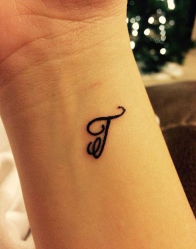 Thomas Tattoo Name, T Letter Tattoo, Letter T Tattoo, Thomas Name, T Tattoo, Font Tato, T Letter, Tato Jari, Letter Tattoo