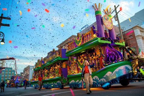 New! Mardi Gras Float Ride and Dine Experience at Universal Orlando Mardi Gras Universal Orlando, Mardi Gras Parade Float, Mardi Gras Float, Homecoming 2024, Mardi Gras New Orleans, Louisiana Mardi Gras, American Patriotism, Mardi Gras Food, Mardi Gras Parade