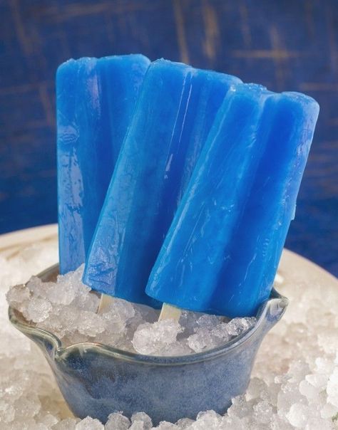 Blue raspberry popsicle Raspberry Popsicles, Blue Ice Cream, Everything Is Blue, Ice Pop, 17 Kpop, Color Vibe, Blue Food, Ice Pops, Blue Dream