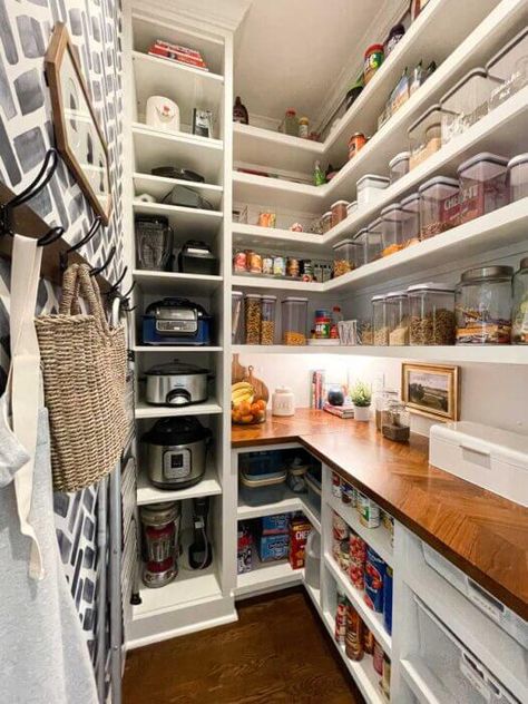 Small Walk In Pantry, Walk In Pantry Ideas, Narrow Pantry, Pantry Renovation, Pantry Closet Design, Pantry Layout, Dream Pantry, House Pantry, Pantry Laundry Room