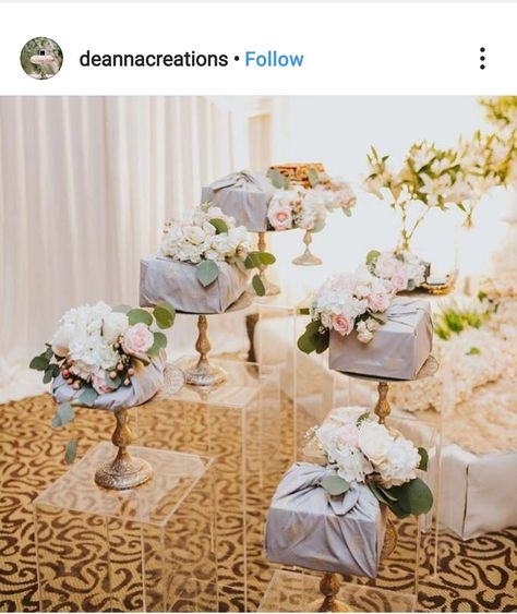 Hidden Hantaran Ideas, Dulang Hantaran Ideas, Hidden Hantaran, Rose Gold Wedding Decor, Wedding Wishlist, Minimal Wedding Dress, Floral Arch Wedding, Athens Wedding, Wedding Gift Pack