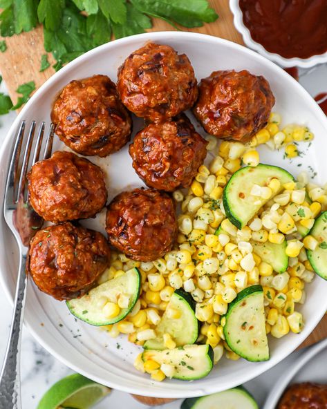 Bbq Meatballs Meal Prep, Summer Meatball Dinner, Ground Turkey Bbq Meatballs, Healthy Bbq Meatballs, Easy Ground Turkey Meatballs, Meatball Healthy Recipes, Summer Meatball Recipes, Meatball Lunch Ideas, Summer Meatballs