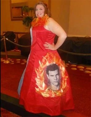 Ugly Prom Dress, Twilight Dress, Funny Prom, Grandma Dress, Ugly Dresses, Funny Dresses, Pretty When You Cry, Grad Dresses, Dress Images