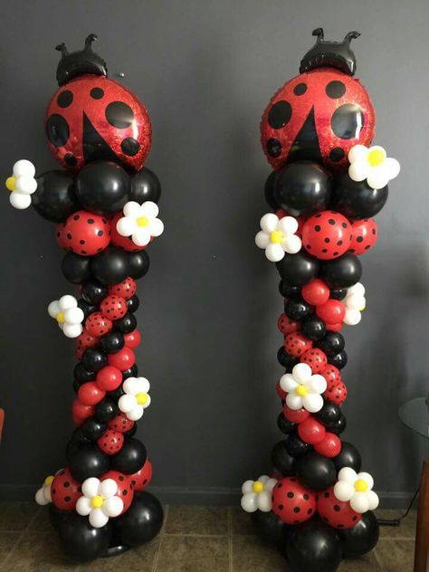 Ladybug Balloon Ideas, Miraculous Ladybug Birthday Decorations, Ladybug Theme Party 1st Birthdays, Ladybug Balloon Arch, Ladybug Decorations Party, Ladybug Balloon Garland, Ladybug Theme Baby Shower Ideas, Lady Bug Baby Shower Theme Girl, Miraculous Ladybug Party Decorations