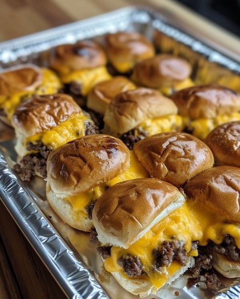 Hands down, these are the only sliders my hubby will eat when he's watching football! Hamburger Sliders, Slider Sandwiches, Cheeseburger Sliders, Watching Football, Low Fat Cheese, Best Casseroles, Hamburger Recipes, Hawaiian Rolls, Slider Recipes