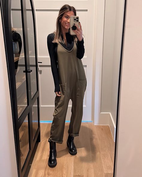 Masculine Outfit Ideas, Jumpsuit Winter Outfit, Jumpsuit Outfit Winter, White Bralette Top, Mom Outfits Winter, The Sister Studio, Masculine Outfits, Sister Studio, Cropped Workout Top