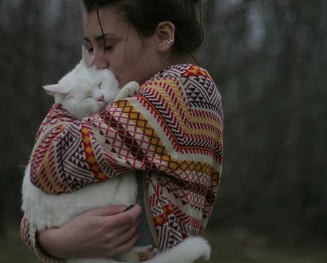 Cat Hug, Cat People, Cat Person, Crazy Cat Lady, Animals Friends, Vincent Van Gogh, Cat Lady, Crazy Cats, Cat Love