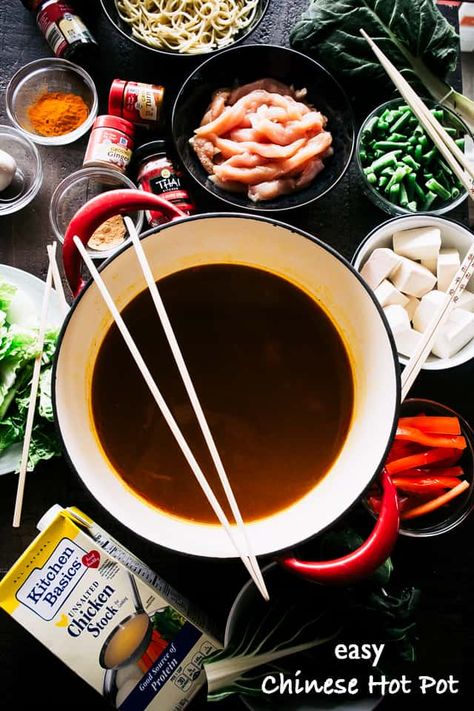 Asian Hot Pot Recipe, Chicken Hotpot, Broth Fondue Recipes, Chinese Fondue, Noodles And Chicken, Chinese Hotpot, Chinese Hot Pot, Chinese Soups, Spicy Broth