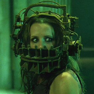 Saw Saw Movie Scenes, Amanda Reverse Bear Trap, Saw Icon Movie, Saw Traps Jigsaw, Amanda From Saw, Iconic Horror Movie Scenes, Saw Bear Trap, Amanda Saw, Saw Amanda