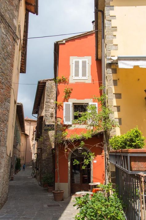 Narrow street and facade fragment of typical Italian house, Tuscany, Italy. The view of a narrow street and typical Italian house facade fragment in a sunny day stock images Narrow Streets Italy, Small Italian House, Italian Townhouse, Italian House Aesthetic, Italian Buildings, Italy Houses, Italy Apartment, Dream House Aesthetic, Narrow Street