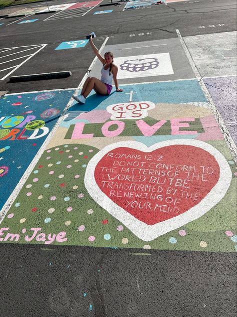 Cute Parking Spot Painting Ideas, Painted Parking Spaces Ideas, Senior Year Planning, Parking Lot Painting, Aesthetic God, Senior Year Things, Senior Year Fun, Sr 25, Senior Parking Spot