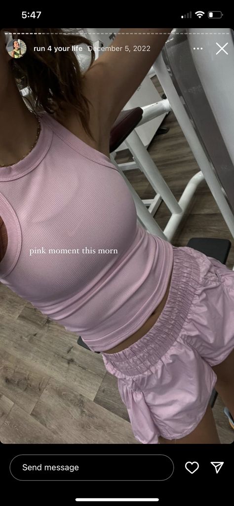 Pink Running Shorts Outfits, Cute Running Outfits For Women, Pink Activewear For Summer With Athletic Fit, Aesthetic Running Outfit, Pink Athletic Fit Tops For Running, Running Fits Aesthetic, Pink Running Outfit, Track Outfits Runners, Pink Summer Workout Activewear