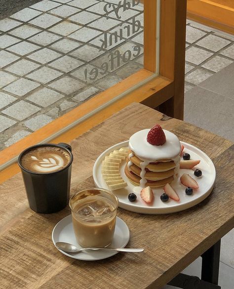 Outfits Minimalist, Coffee Shot, Restaurant Photography, January 27, Orange Recipes, Shoes Luxury, Dresses Outfits, Coffee Cafe, Style Dresses