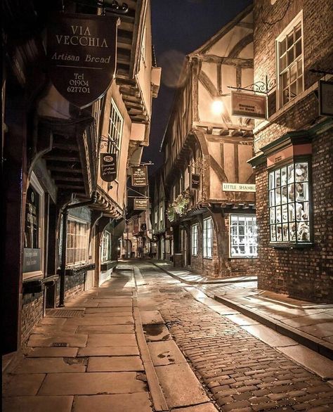 Shambles York, The Shambles, York England, York Travel, Peak District, Beautiful Villages, Intp, Old Buildings, Intj