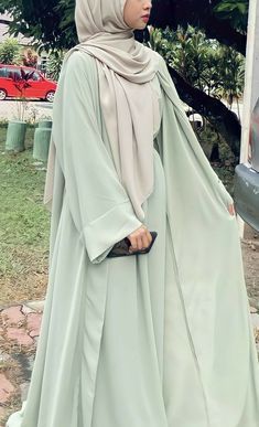 Modest Abayas Aesthetic, Sage Green Abaya Aesthetic, Hijab Fashion Abaya, Hijabi Aesthetic Outfits Abaya, Green Abaya Aesthetic, Hijab Outfit Abaya, Aesthetic Abaya Outfits, Green Hijab Aesthetic, Green Abaya Outfit