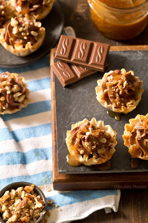 No Bake Turtle Cheesecake Phyllo Cups - Homemade In The Kitchen Cheesecake Phyllo Cups, No Bake Turtle Cheesecake, Ultimate Turtle Cheesecake Recipe, No Bake Mini Cheesecake, Turtle Dessert, Phyllo Shells, Turtle Cheesecake Recipes, Chocolate Hazelnut Cake, Phyllo Cups