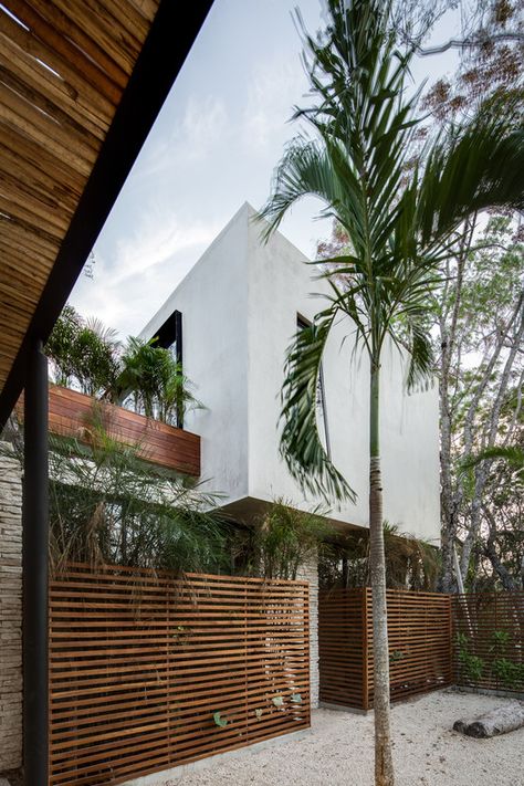 Gallery of Ka’a Tulum Housing Complex / Studio Arquitectos - 10 Hawaii Bungalow, Tulum Design, Tulum House, Covered Walkway, Courtyard Design, Residential Apartments, Tropical House, Open Layout, Vacation Home Rentals