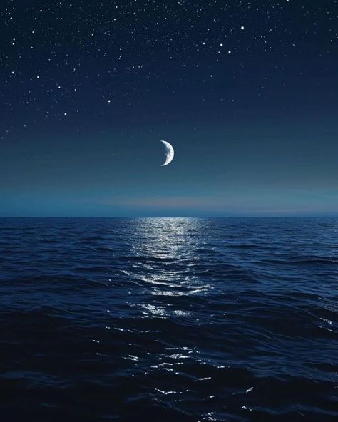 Moon Sea, Aesthetic Sea, Moon Lover, Dream Landscape, Night Sky Photography, Dragon Ball Super Artwork, Moon Photography, Good Night Moon, Moon Lovers