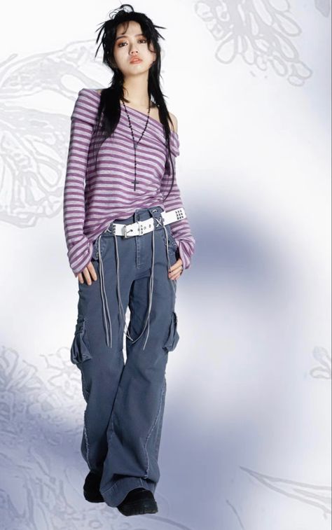 Acubi Grunge Y2k, Y2k Purple Outfit, Acubi Fashion Y2k Grunge, Purple Acubi Outfit, Y2k Grunge Japanese, 2000s Chinese Fashion Y2k, Purple Y2k Outfit, Y2k Chinese, Acubi Grunge