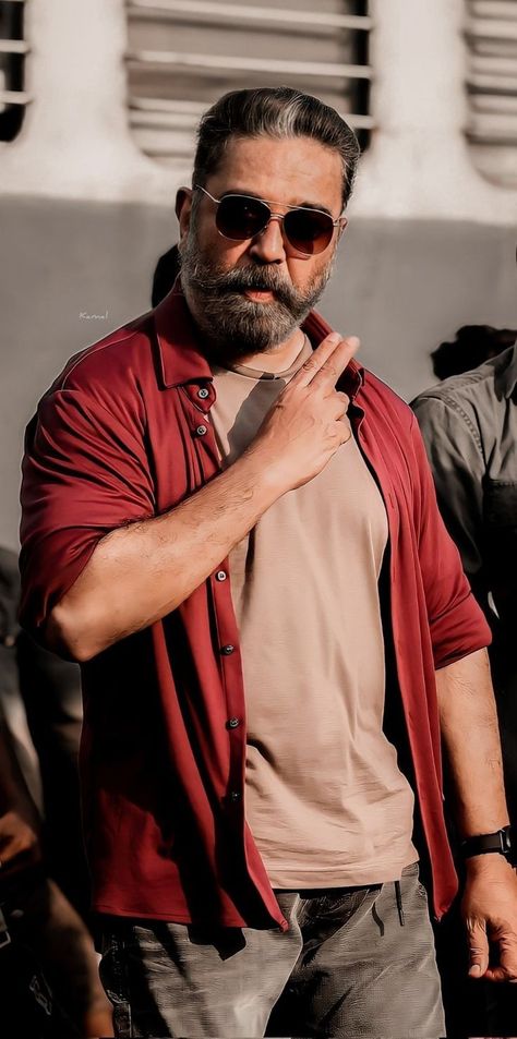 Kamal Hassan Kamal Haasan Vikram, Vikram Movie Images, Vikram Movie, Kamal Hassan, Movie Outfit, Kgf Photos Hd, Hd Photos Free Download, Famous Indian Actors, Kamal Haasan