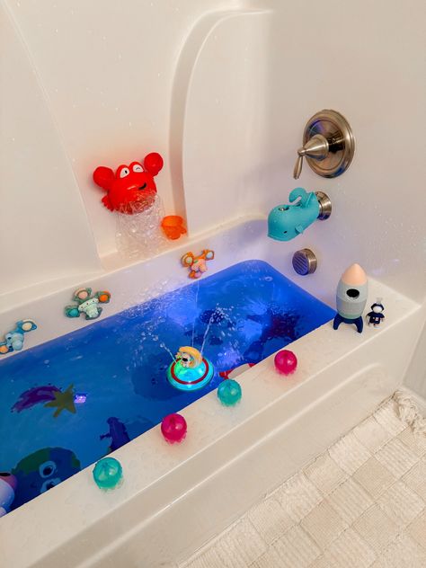 Bath Ideas For Kids, Kids Bath Tub, Baby Bathtime, Dont Look Back Quotes, Ocean Bathroom, Baby Activities, Baby Bath Time, Bath Toy, Kids Bath