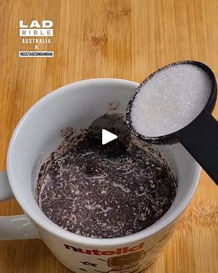 Oreo mug cake hack | This Oreo mug cake looks simple and delicious 😋 | By LADbible Australia | Guys, you need to make this.
Pour Oreo's, one fourth cup milk, smash, keep smashing.
Now, one tablespoon sugar, one tablespoon flour, 1/ 2 teaspoon
baking powder, 1 teaspoon cocoa powder, Then, you're going to
want put one Oreo in there and sink it below and have it
covered with that stuff. Microwave 1 minute. Oreo Mug Cake, Oreo Mug, Cake Hacks, Mug Cake, Cocoa Powder, Baking Powder, Oreo, Frosting, Flour