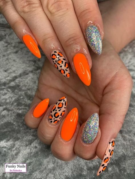 Hot Orange Nails With Design, Leopard Print Nails Orange, Orange Cheetah Print Nails, Orange Cheetah Nails, Orange Leopard Nails, Animal Print Acrylic Nails, Orange And Pink Nail Designs, Leopard Nail Designs, Cheetah Nail Designs